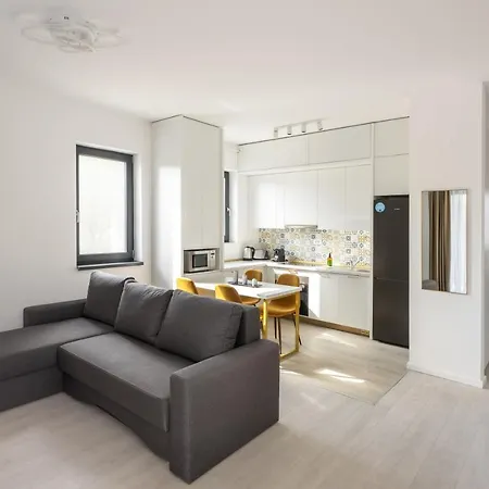 Citadel 4 - Powered By Neo - Free Parking Apartment *